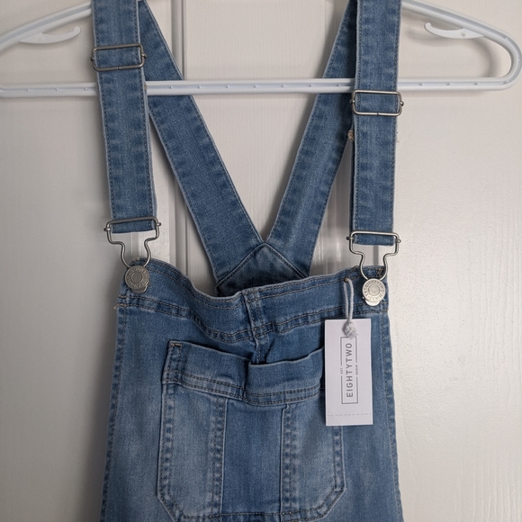 Ardene Light-wash Overall Shorts - Picture 4 of 5